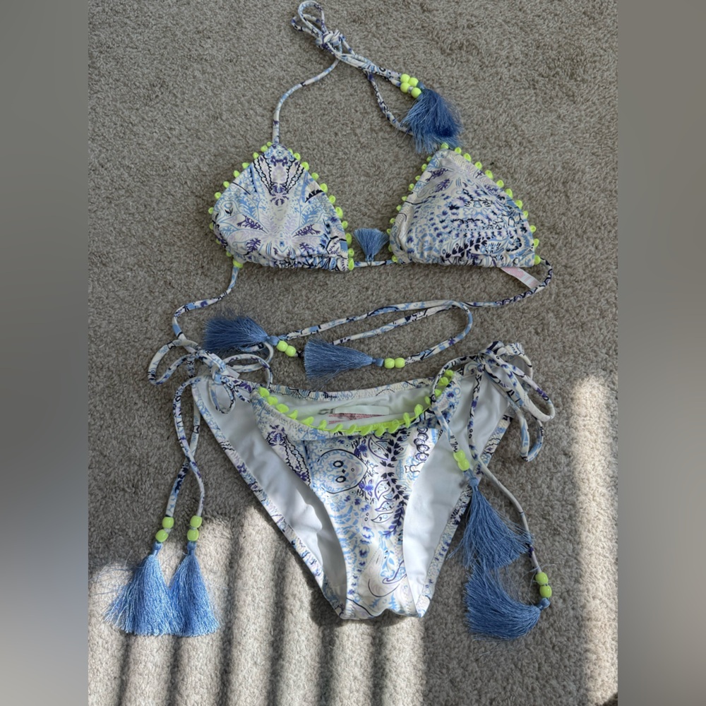 Victoria Secrets bikini tassel small